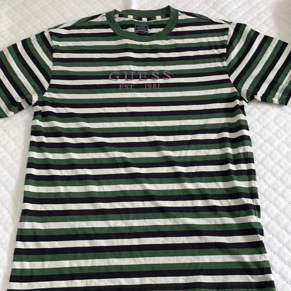 Guess. Size Small. Green.